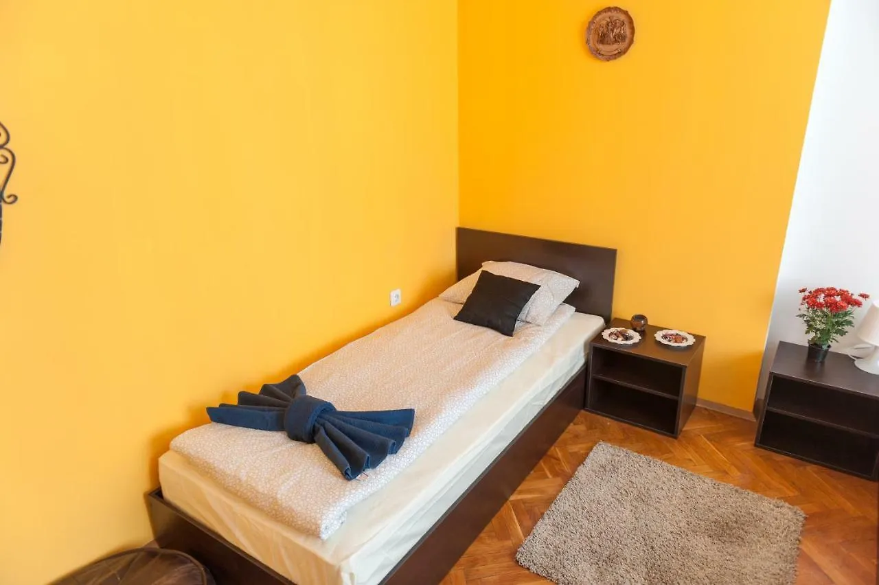 Vitosha Blvd - Family And Friends Apart Sofia Apartment